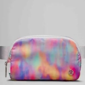 LULULEMON 1L EVERYWHERE BELT BAG IN PRISM WASH PRINT MULTI/VAPOR Brand New
